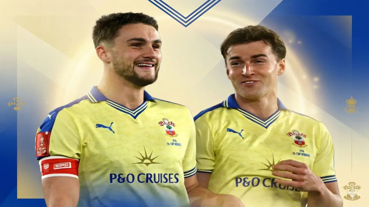 مأزق لم يتوقعوه في الكأس.. ما هي حكاية قميص ساوثامبتون الذي قهر مانشستر يونايتد وأطاح به في نسخة 1976؟